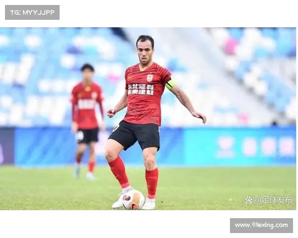 某足球俱乐部正式宣布签约新援球员并透露转会细节与未来计划 某足球俱乐部正式宣布签约新援球员并透露转会细节与未来计划